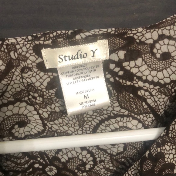 Ruffle neck blouse - Picture 3 of 4